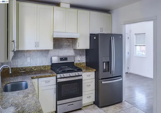 11th image of 1601 79th Avenue, Oakland, CA 94621 | MLS# 41136702