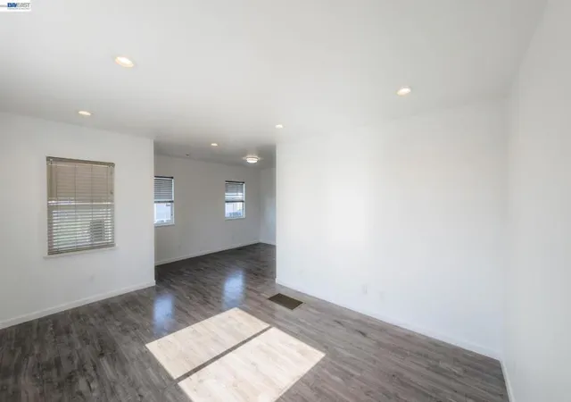 5th image of 1601 79Th Avenue, Oakland, CA 94621 | MLS# 41136702