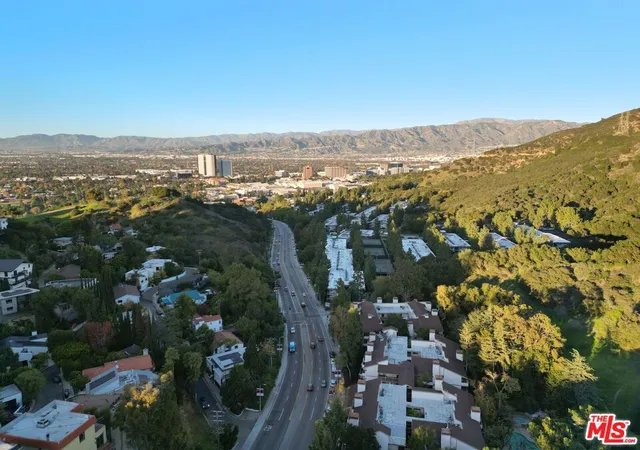 19th image of 3480 Barham Blvd #306, Los Angeles, CA 90068 | MLS# 26840953