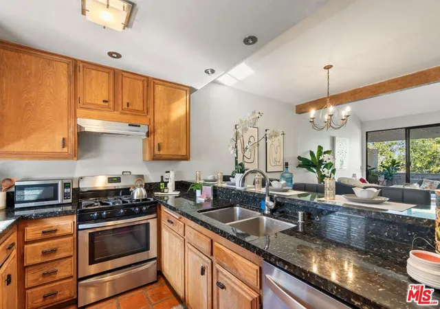 3rd image of 3480 Barham Blvd, Los Angeles, CA 90068