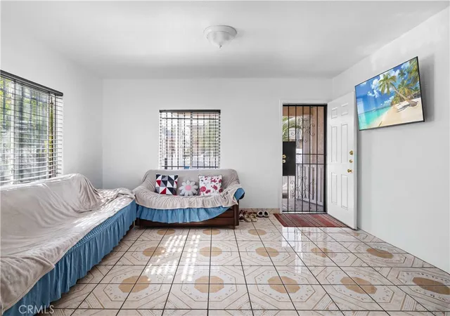 3rd image of 506 E 62Nd St, Los Angeles, CA 90003 | MLS# DW26108194