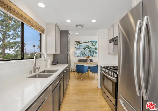 Homes for sale in Los Angeles, CA | 11982 Kiowa Ave, Los Angeles, CA 90049