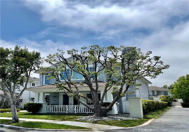 Photo 2 of Single family home for sale at 23 Edgewood, Newport Beach, CA 92660 | MLS# OC26117725 | Listing updated on 2026-06-16