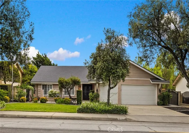 Photo 3 of Sale Pending at 264 E Radcliffe Dr, Claremont, CA 91711 | MLS# AR26117900 | Listing updated on 2026-10-06