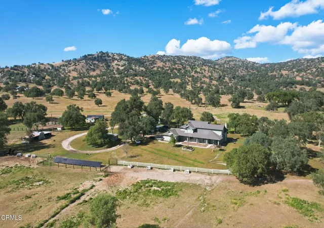 Photo 3 of Single family home for sale at 3479 Poso Flt Rd, Bakersfield, CA 93308 | MLS# V1-36710 | Listing updated on 2026-06-03