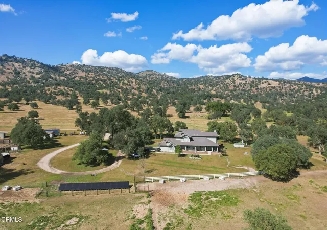 Photo 3 of Single family home for sale at 3479 Poso Flt Rd, Bakersfield, CA 93308 | MLS# V1-36710 | Listing updated on 2026-06-03
