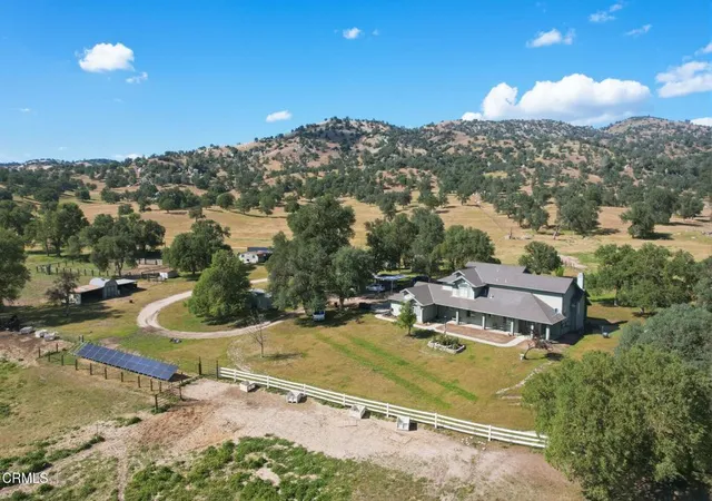 Photo 4 of Single family home for sale at 3479 Poso Flt Rd, Bakersfield, CA 93308 | MLS# V1-36710 | Listing updated on 2026-06-03
