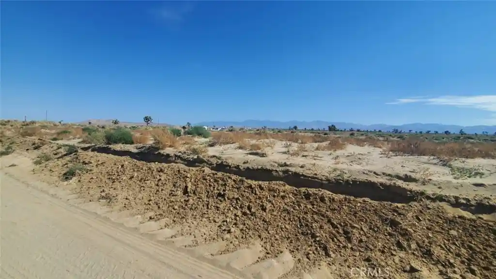 Photo 1 of Land for sale at 0 Ave L Near 87 St E, Palmdale, CA 93591 | MLS# SR26118278 | Listing updated on 2026-10-18