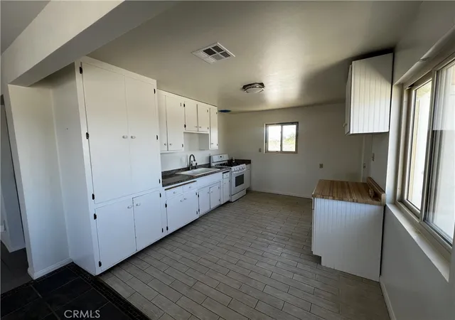 Photo 4 of Single family home for sale at 9404 Mesa, Lucerne Valley, CA 92356 | MLS# IV26117722 | Listing updated on 2026-09-24