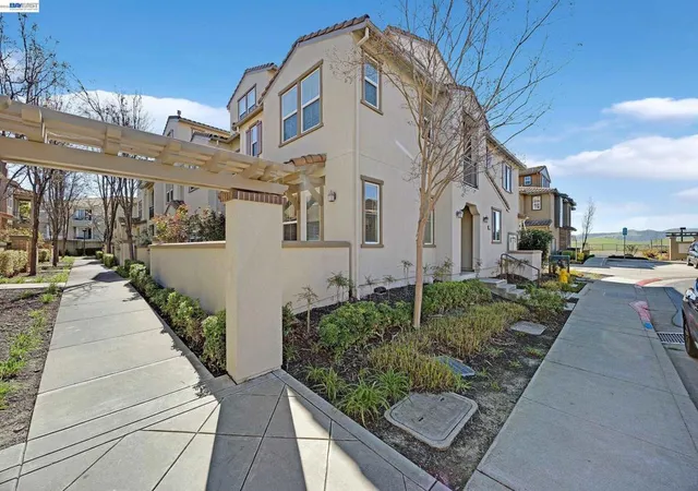 Homes for sale in San Ramon, CA | 5216 Fioli Loop, San Ramon, CA 94582 | MLS# 41136731