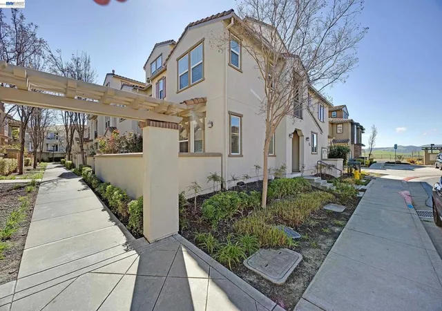Homes for sale in San Ramon, CA | 5216 Fioli Loop, San Ramon, CA 94582 | MLS# 41136731