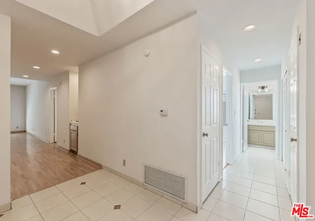 5th image of 1930 S Beverly Glen Blvd #306, Los Angeles, CA 90025 | MLS# 26841035