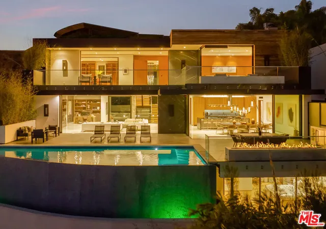 1st image of 9410 Sierra Mar Pl, Los Angeles, CA 90069 | MLS# 26837391