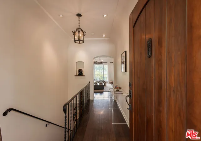 4th image of 3145 La Suvida Dr, Los Angeles, CA 90068 | MLS# 26839993