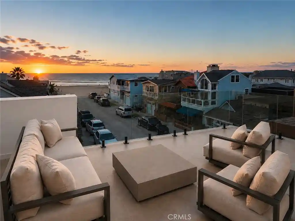 Photo 1 of Sale Pending at 122 29th Street, Newport Beach, CA 92663 | MLS# NP26118271 | Listing updated on 2026-10-17