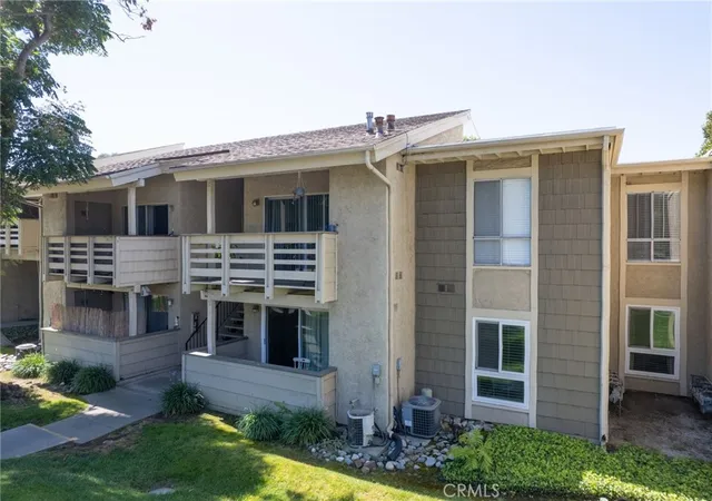 Listing Photo 4 - Condo for sale in building located at 1130 E Alosta, Azusa, CA 91702 - Unit #B102