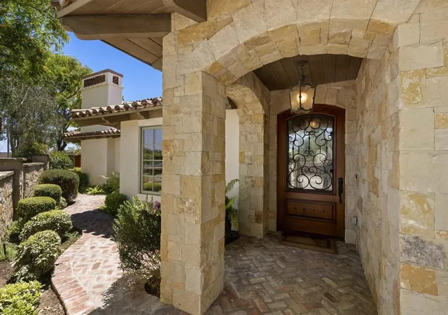 Homes for sale in Rancho Santa Fe, CA | 6156 La Flecha, Rancho Santa Fe, CA 92067 | MLS# NDP2605233