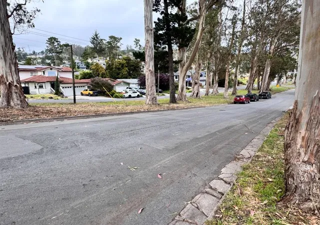11th image of 422 The Alameda, El Granada, CA 94018 | MLS# ML82049313