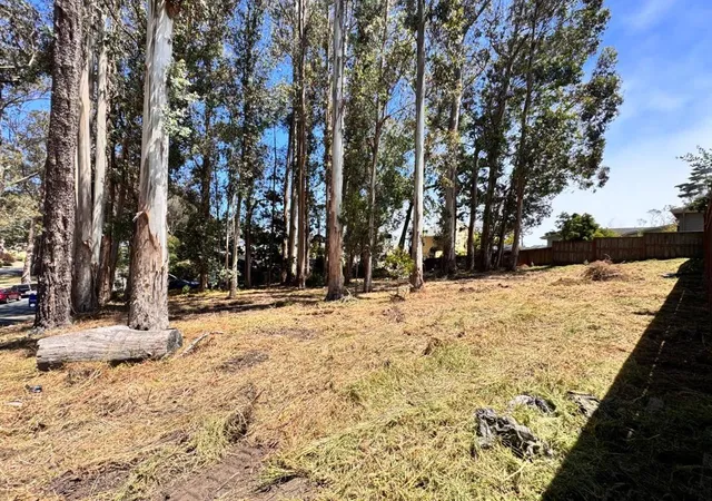 2nd image of 422 The Alameda, El Granada, CA 94018 | MLS# ML82049313
