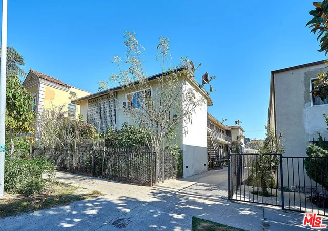 1st image of 910 S Catalina St, Los Angeles, CA 90006 | MLS# 26841121