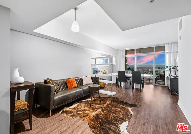 3rd image of 13700 Marina Pointe Dr #1520, Marina Del Rey, CA 90292 | MLS# 26841129