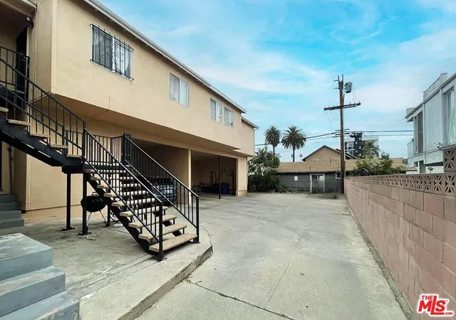 2nd image of 920 S Kenmore Ave, Los Angeles, CA 90006 | MLS# 26841155