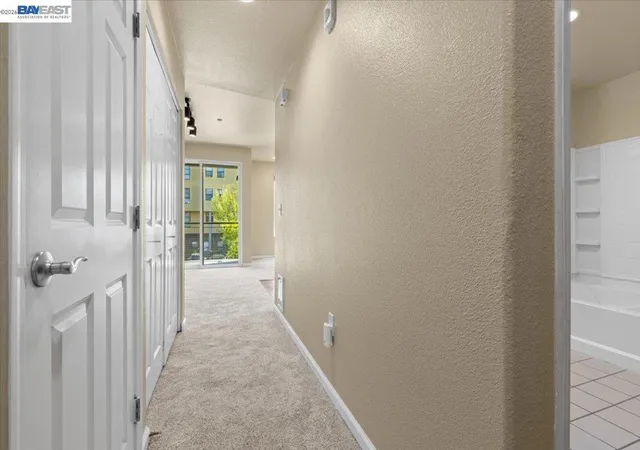 2nd image of 1121 40th Street #4201, Emeryville, CA 94608 | MLS# 41136752