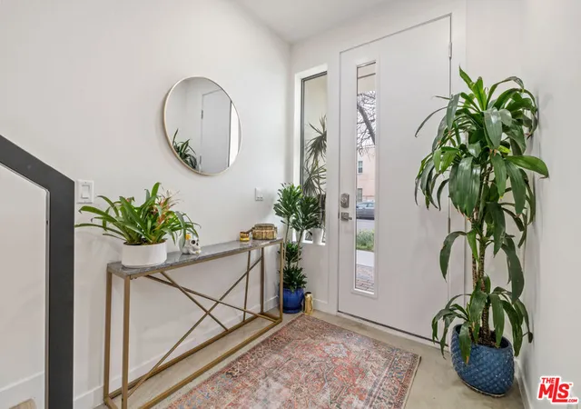 2nd image of 5961 Fountain Ave, Los Angeles, CA 90028 | MLS# 26670993