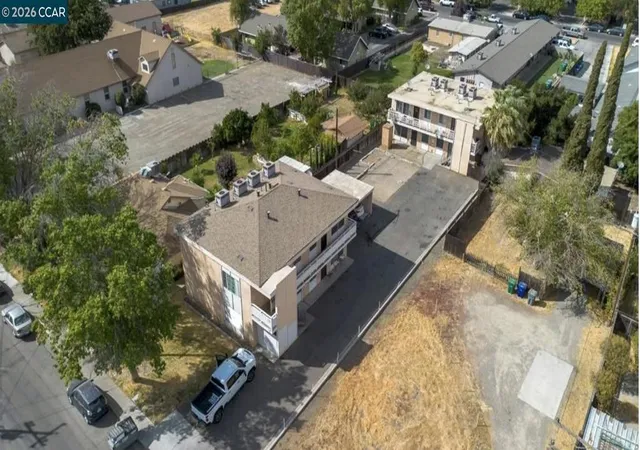 2nd image of 218 W K St, Los Banos, CA 93635 | MLS# 41136763