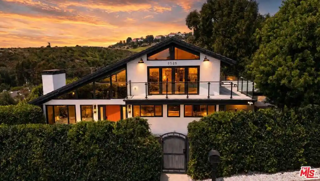 Photo 1 of Single family home for sale at 3525 Coast View Dr, Malibu, CA 90265 | MLS# 26839985 | Listing updated on 2026-10-18