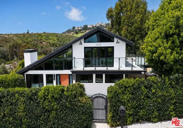 Homes for sale in Malibu, CA | 3525 Coast View Dr, Malibu, CA 90265 | MLS# 26839985