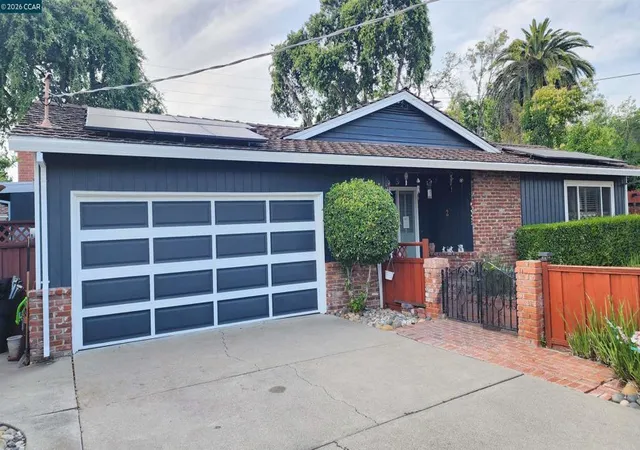 Photo 3 of Single family home for sale at 2 Echo Cir, Antioch, CA 94509 | MLS# 41136770 | Listing updated on 2026-09-08