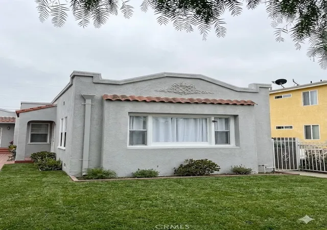 3rd image of 1646 W 52Nd, Los Angeles, CA 90062 | MLS# SR26116564