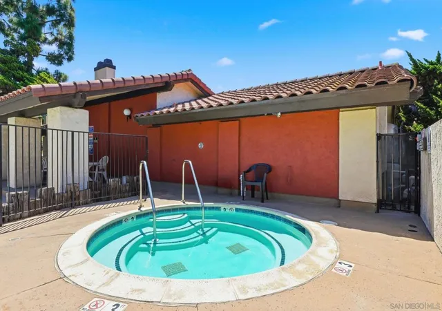 Homes for sale in Del Mar, CA | 13768 Ruette Le Parc, Del Mar, CA 92014 | Houzeo