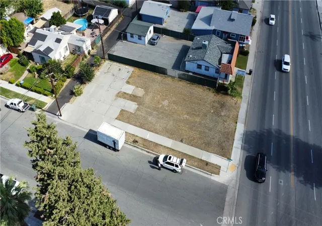 1st image of 231 H Street, Bakersfield, CA 93304 | MLS# SR26113550