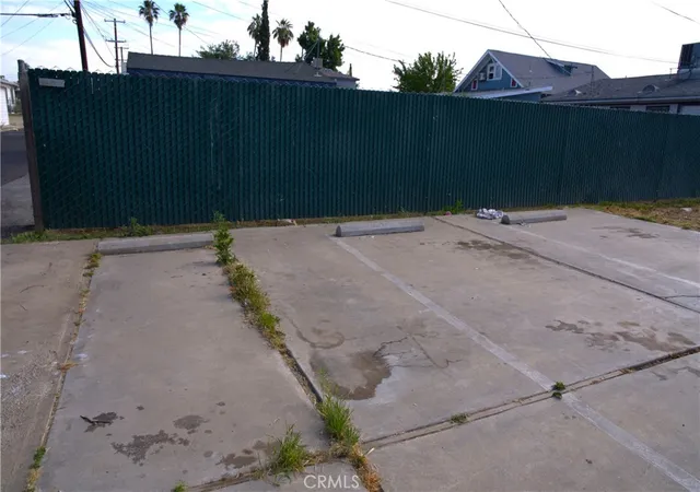 4th image of 231 H Street, Bakersfield, CA 93304 | MLS# SR26113550