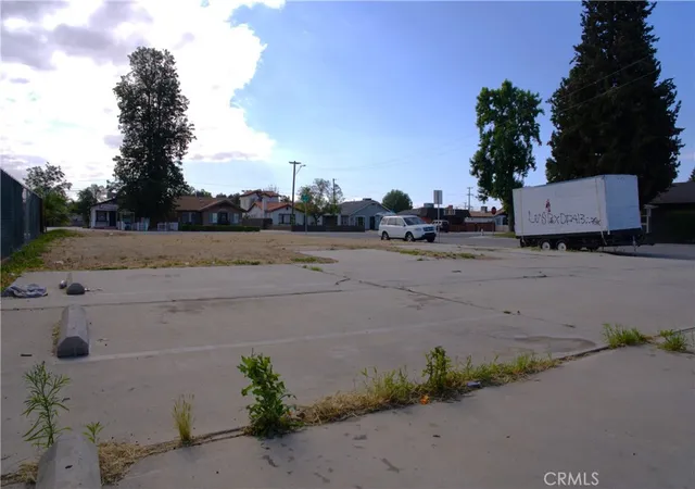 5th image of 231 H Street, Bakersfield, CA 93304 | MLS# SR26113550