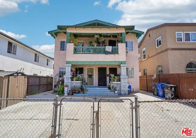 1st image of 746 E 32nd St, Los Angeles, CA 90011 | MLS# 26840735