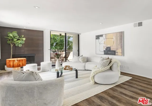 2nd image of 911 N Kings Rd #321, West Hollywood, CA 90069 | MLS# 26841029