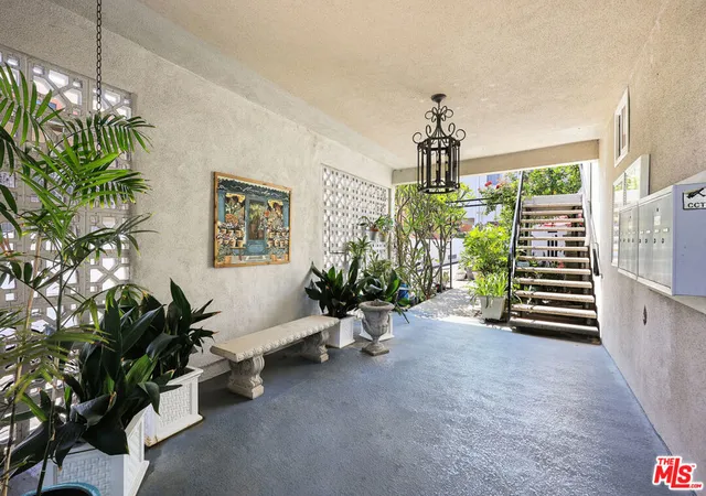 5th image of 11130 Huston St, North Hollywood, CA 91601 | MLS# 26841001