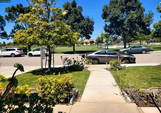 Photo 3 of Single family home for sale at 5370 Daffodil Dr, Oakley, CA 94561 | MLS# 41136809 | Listing updated on 2026-09-27