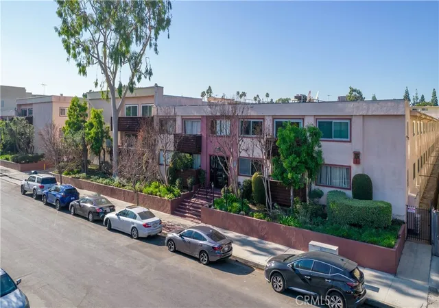 Homes for sale in Encino, CA | 5403 Newcastle Ave #12, Encino, CA 91316 | MLS# SR26119185