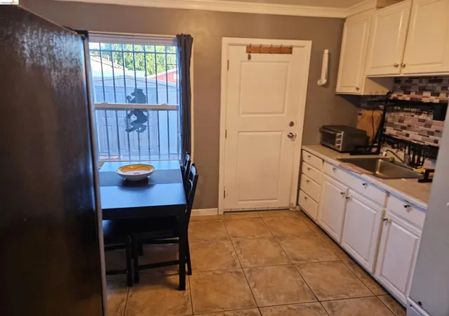 3rd image of 154 West Chanslor Ave, Richmond, CA 94801 | MLS# 41136816