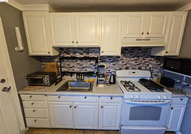 4th image of 154 West Chanslor Ave, Richmond, CA 94801 | MLS# 41136816
