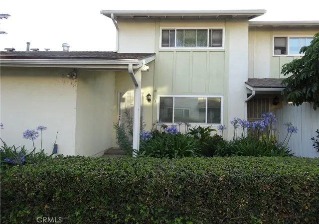 1st image of 16741 Parthenia #3, Northridge, CA 91343 | MLS# SR26118792
