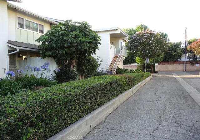 2nd image of 16741 Parthenia #3, Northridge, CA 91343 | MLS# SR26118792