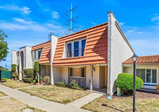 Photo 3 of Sale Pending at 5225 Mount Alifan Dr, San Diego, CA 92111 | MLS# PTP2604206 | Listing updated on 2026-09-01