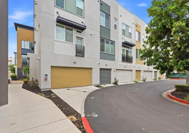 2nd image of 214 Proximity Wy, San Jose, CA 95110