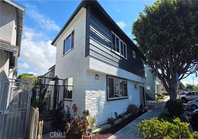 Homes for sale in Long Beach, CA | 1057 E Appleton, Long Beach, CA 90802 | MLS# PW26068728