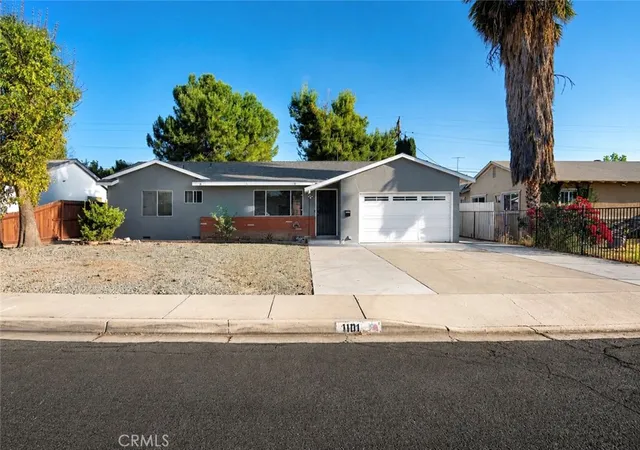 Photo 2 of Sale Pending at 1101 Val Verde, Hemet, CA 92543 | MLS# IV26119308 | Listing updated on 2026-10-02